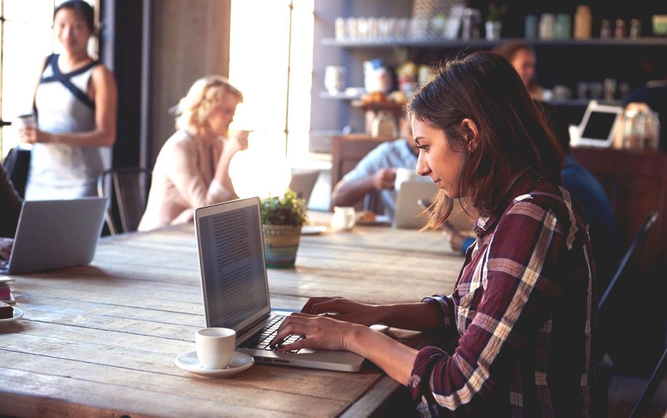 Professionelle Beratungssituation im Bereich Finanzanalyse